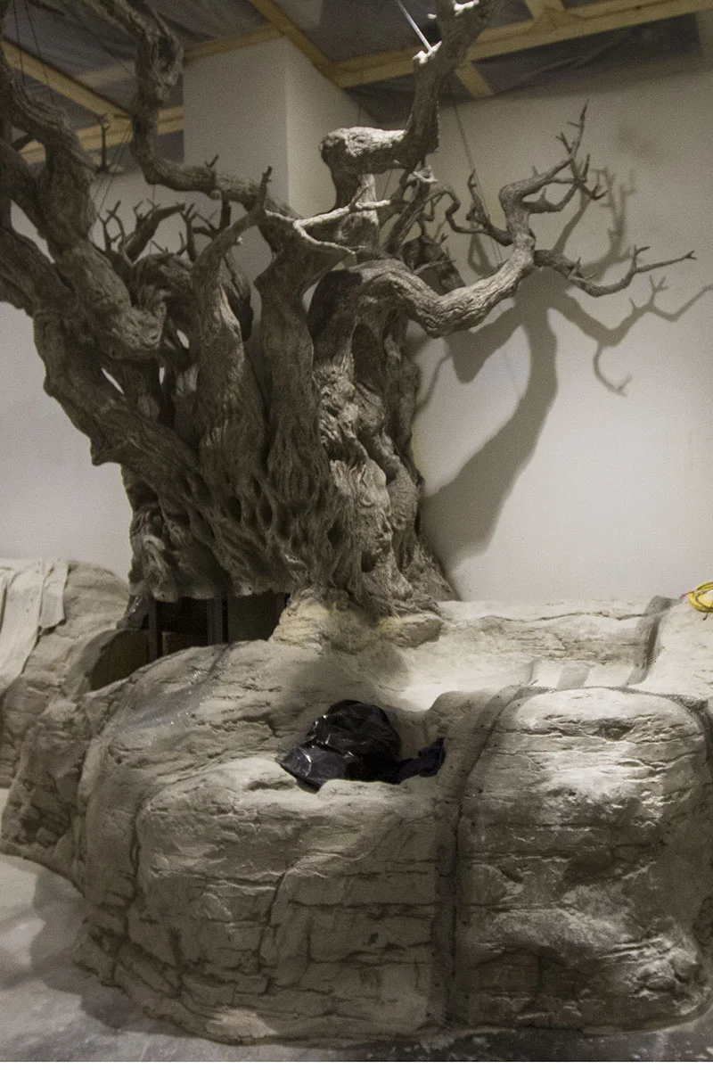 AnimalCourtyardTree-RockFormationInstallation1.jpg