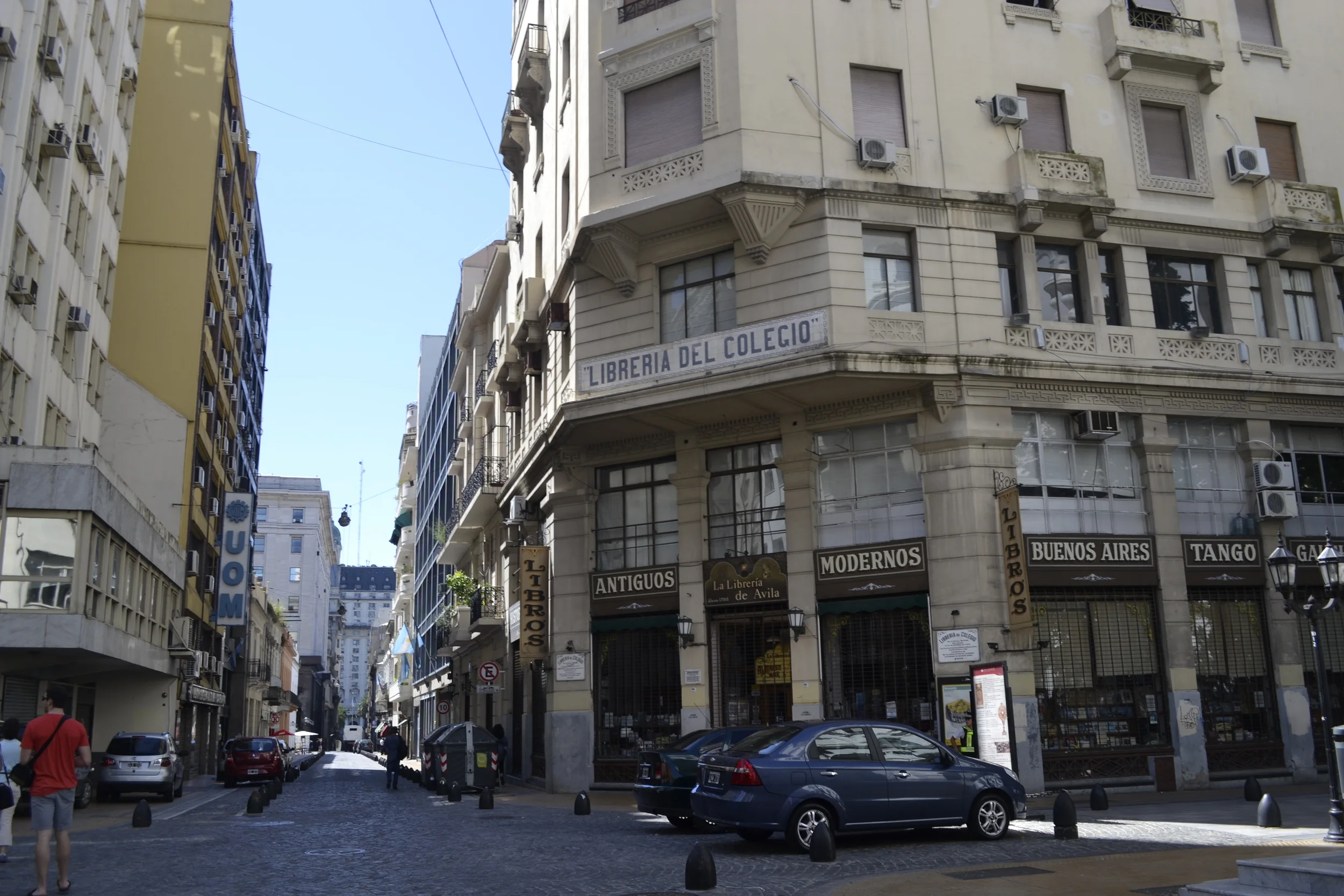 Exploring the San Telmo district + their not-so-little street market.