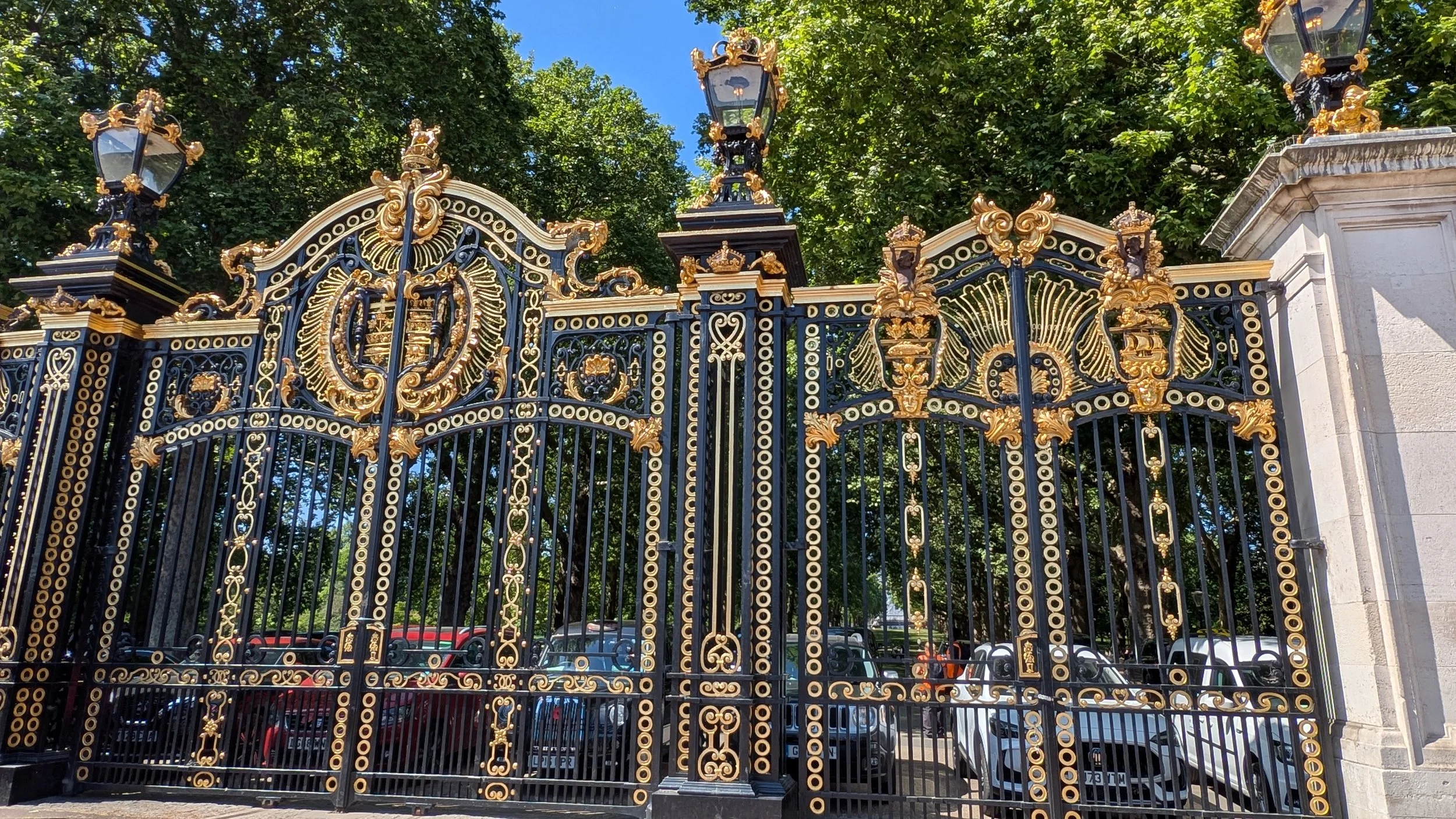 BuckinghamGate.jpg