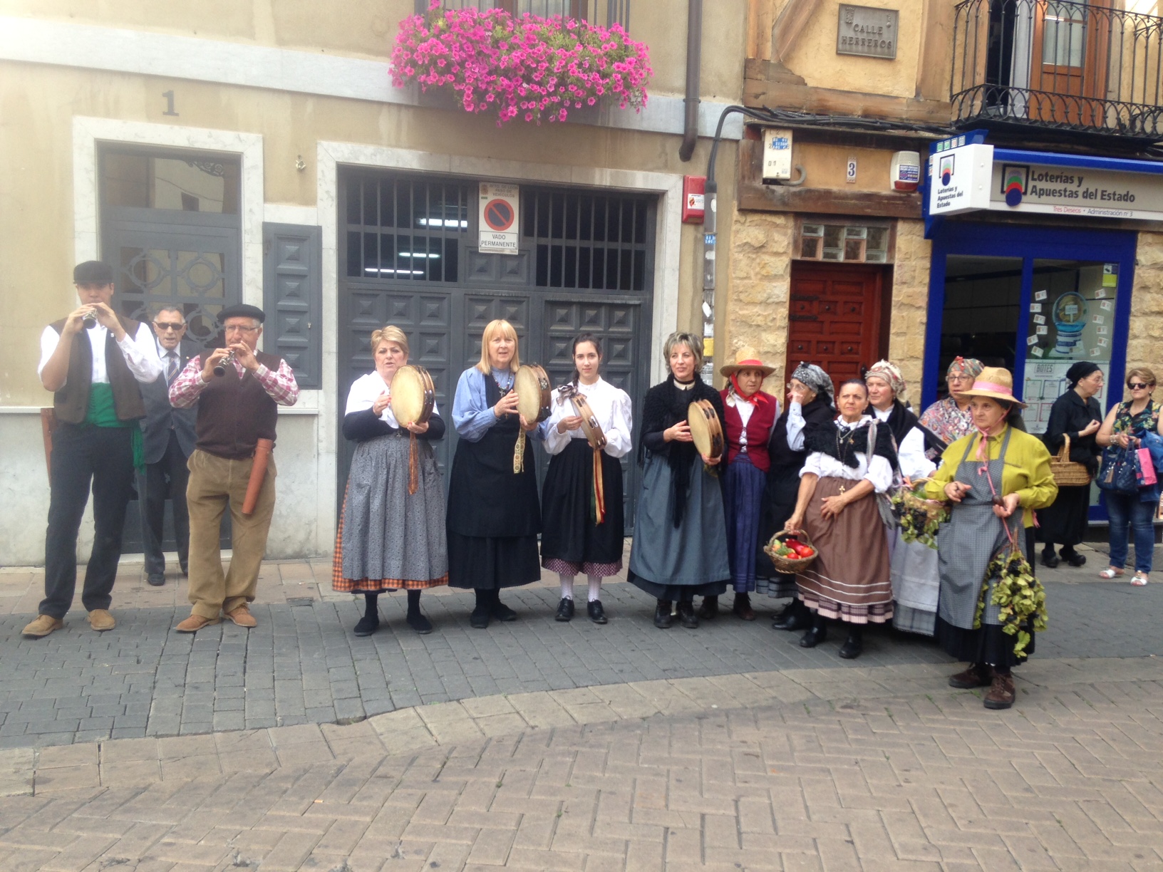 On a Saturday in Leon it seems that there are dozens of weddings and almost as many festivals occurring.