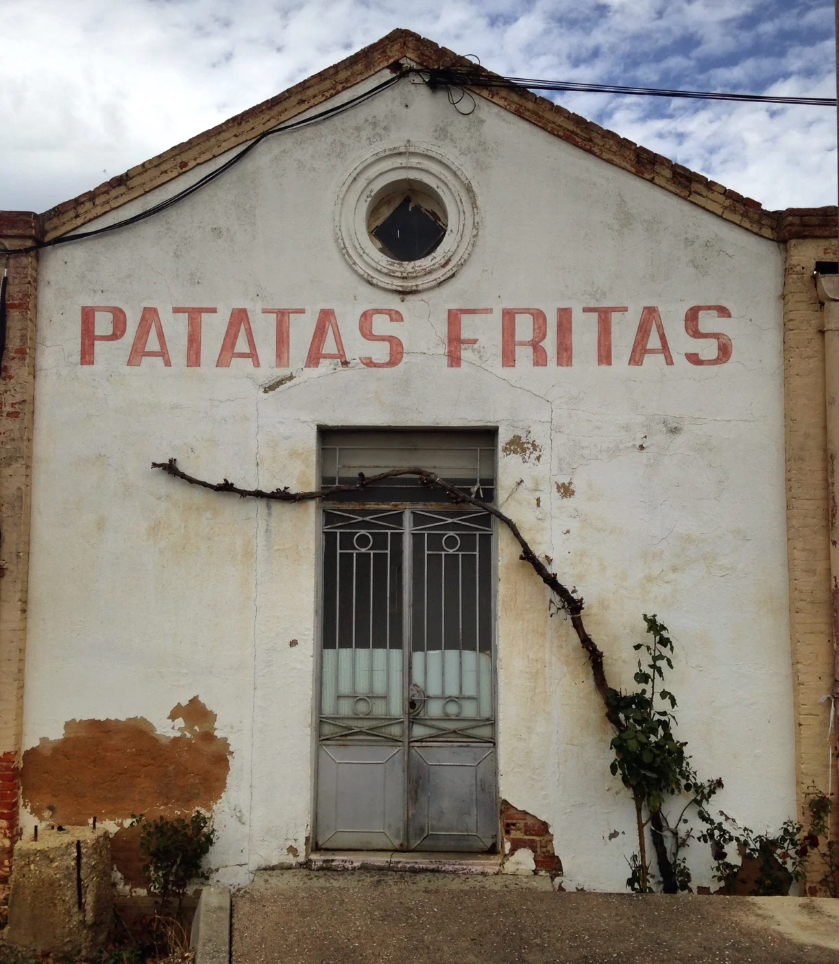Cannot resist the handpainted signs. Or patatas fritas for that matter.
