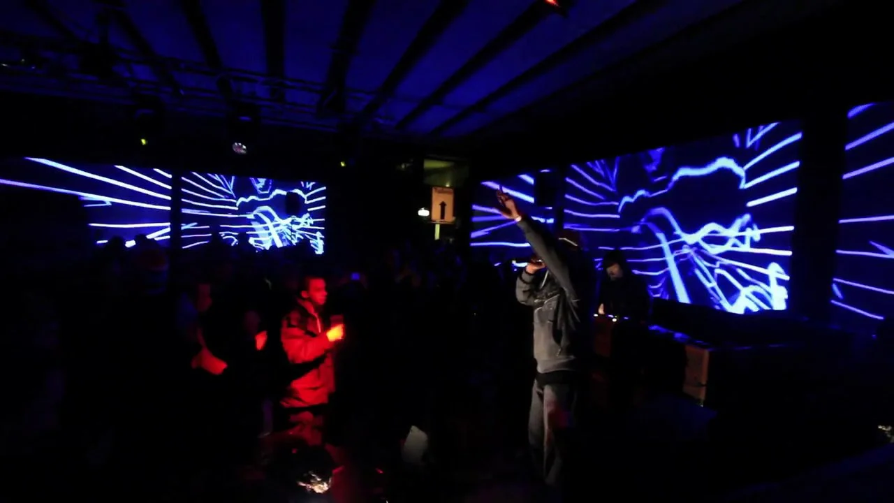 Red Bull - Warp VS Ninja Tunes - 3D Soundclash expereince