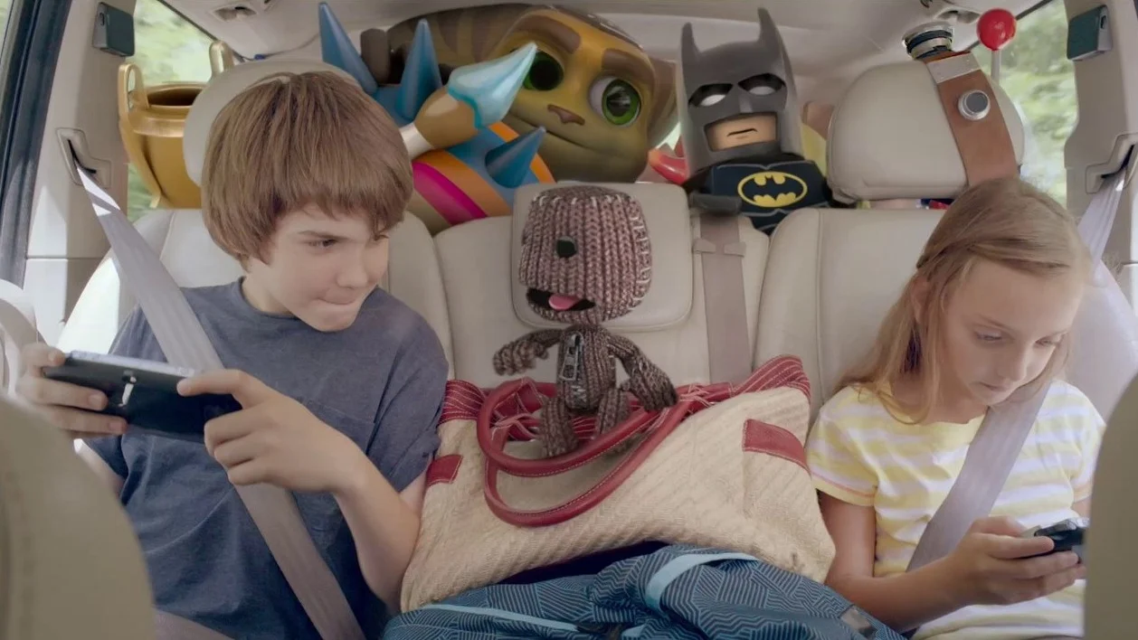 Sony PS VITA - Take The World With You (Director's cut)