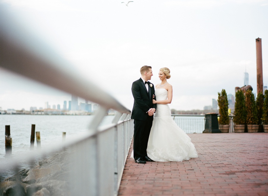 RKP_LIBERTY_WAREHOUSE_BROOKLYN_WEDDING_NYC_030.jpg