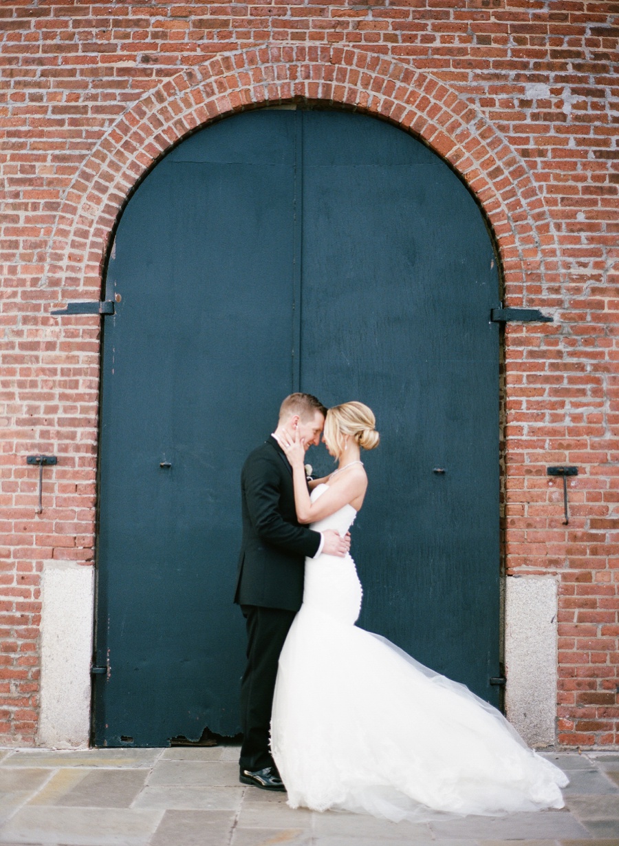 RKP_LIBERTY_WAREHOUSE_BROOKLYN_WEDDING_NYC_031.jpg