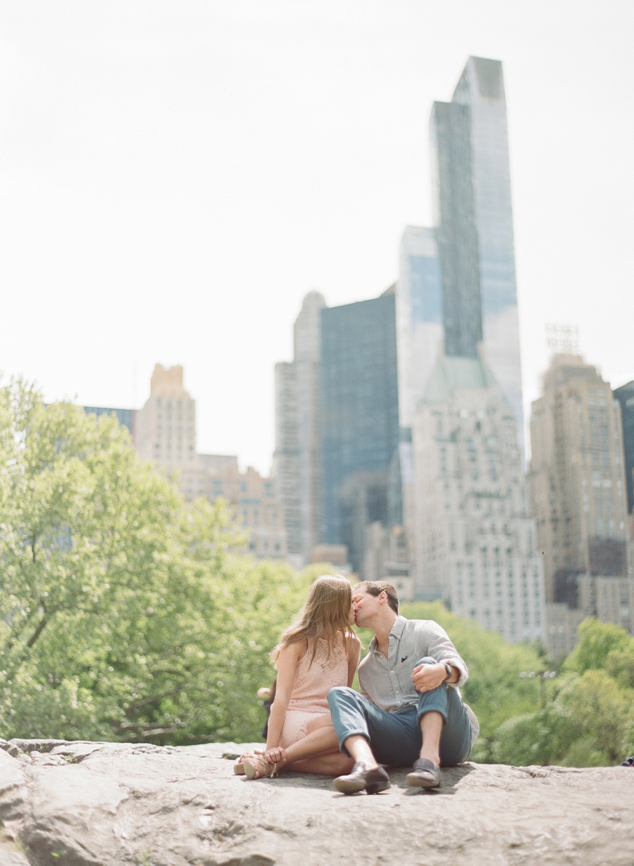 Central_Park_NYC_Engagement_Session_MJ_0003.jpg