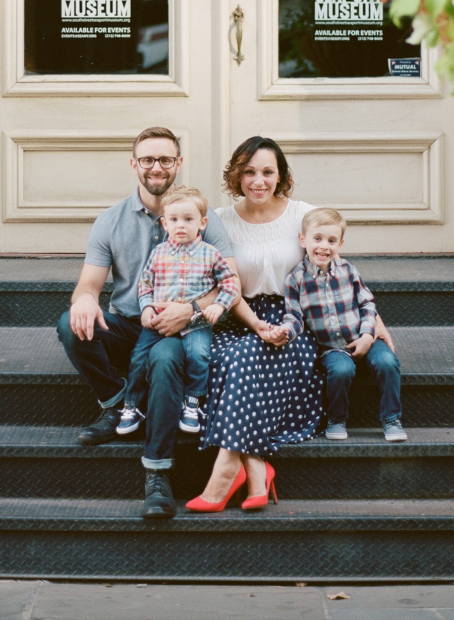 South_Street_Seaport_NYC_Family_Session_002.jpg