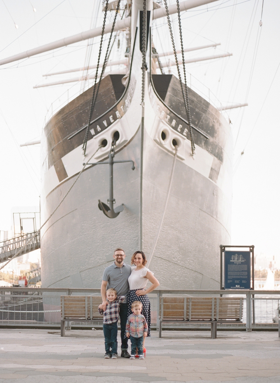 South_Street_Seaport_NYC_Family_Session_011.jpg