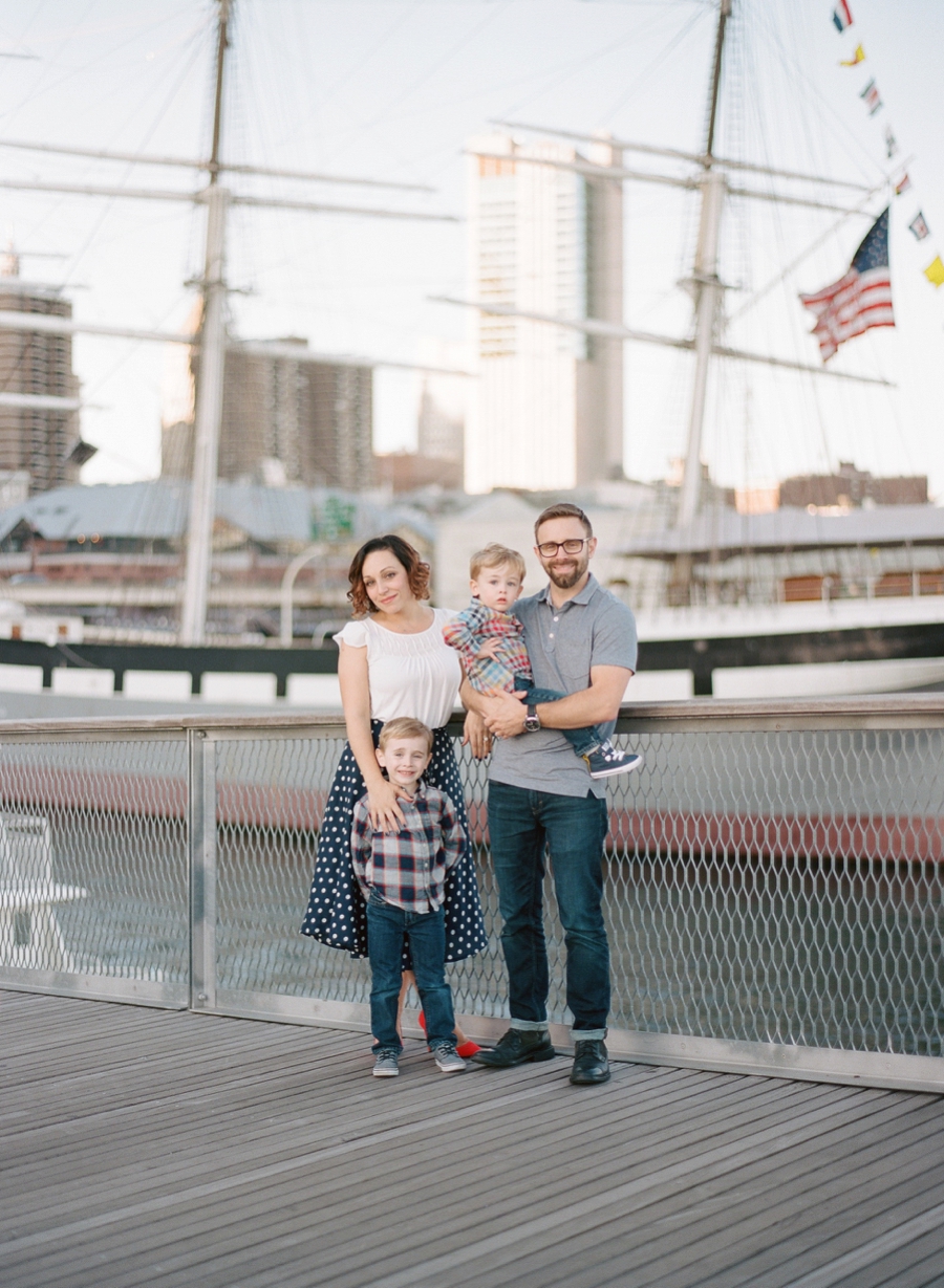 South_Street_Seaport_NYC_Family_Session_014.jpg