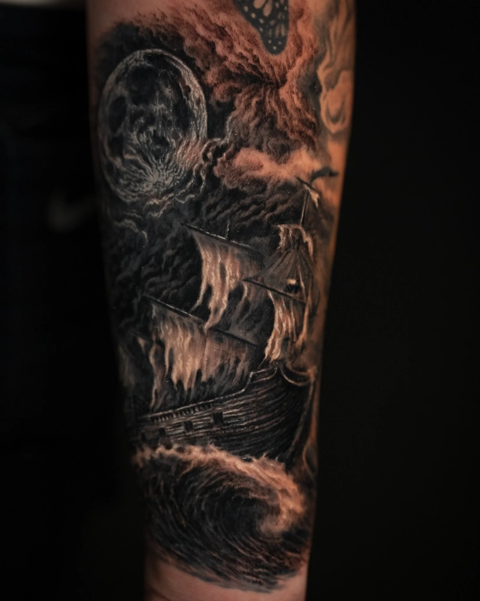 cover-up-moon-ship-tattoo-toronto.JPG