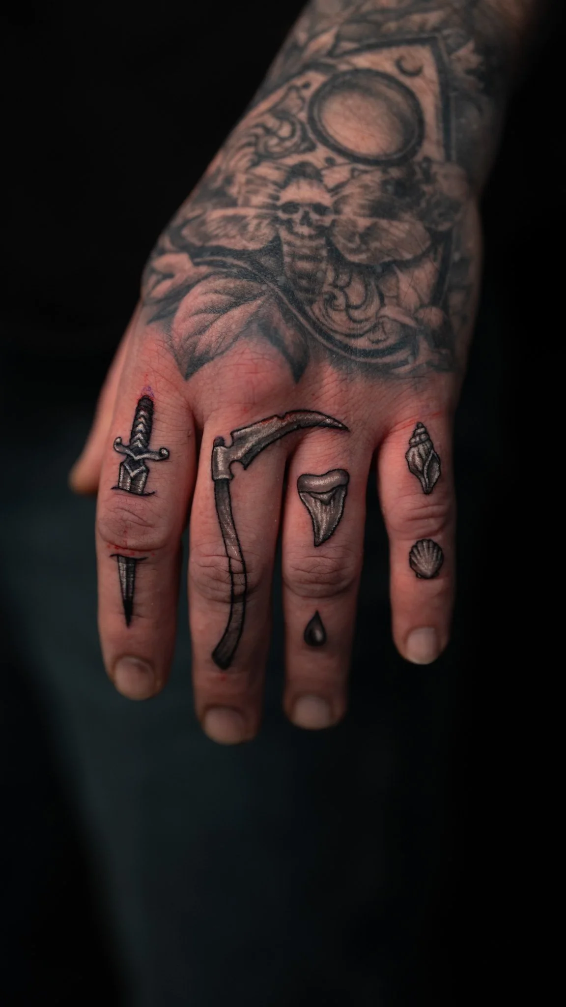small-fingers-tattoo-toronto.JPG