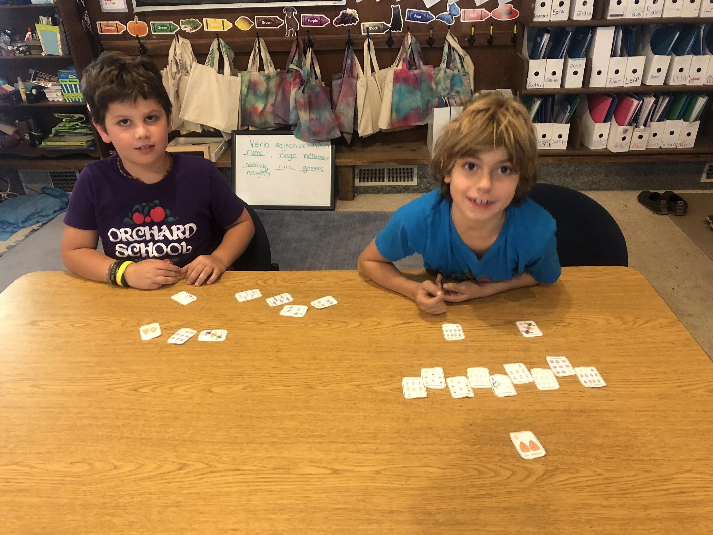 They played games with Halloween cards with included vocabulary and numbers in Spanish.