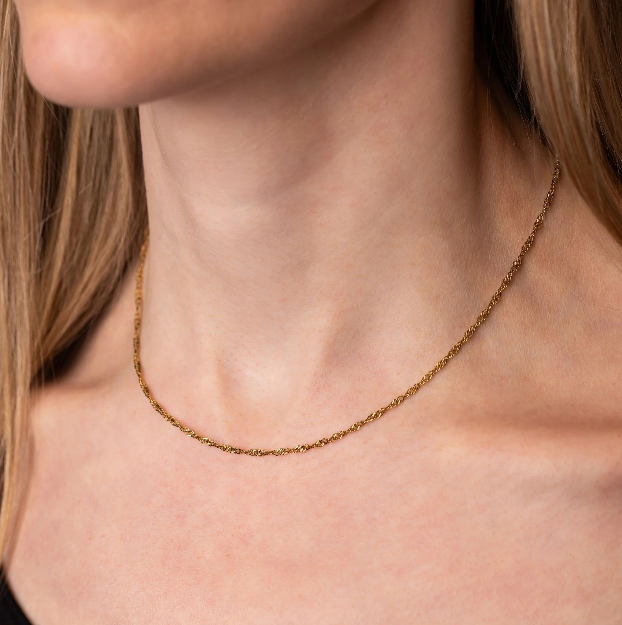 Twist-chain-necklace-gold.jpg
