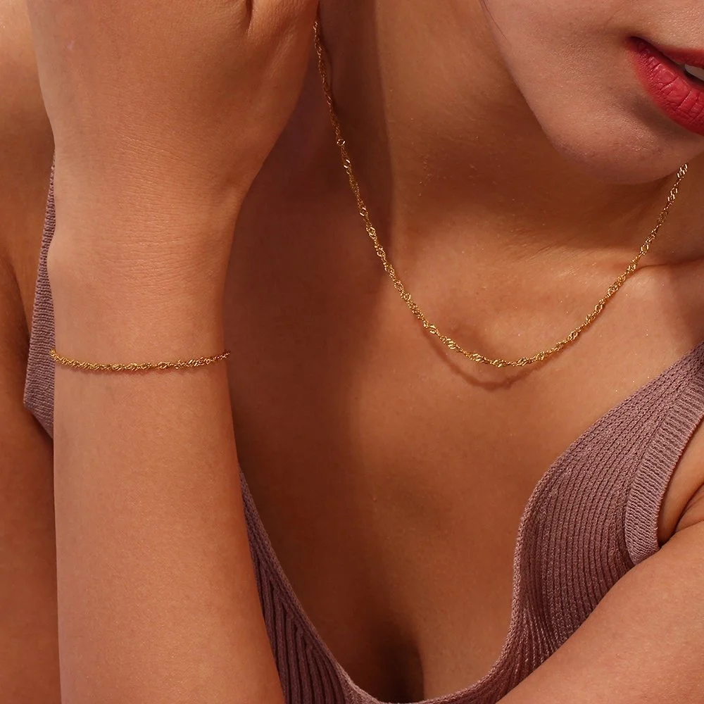 Twist_chain_set_gold2.jpg