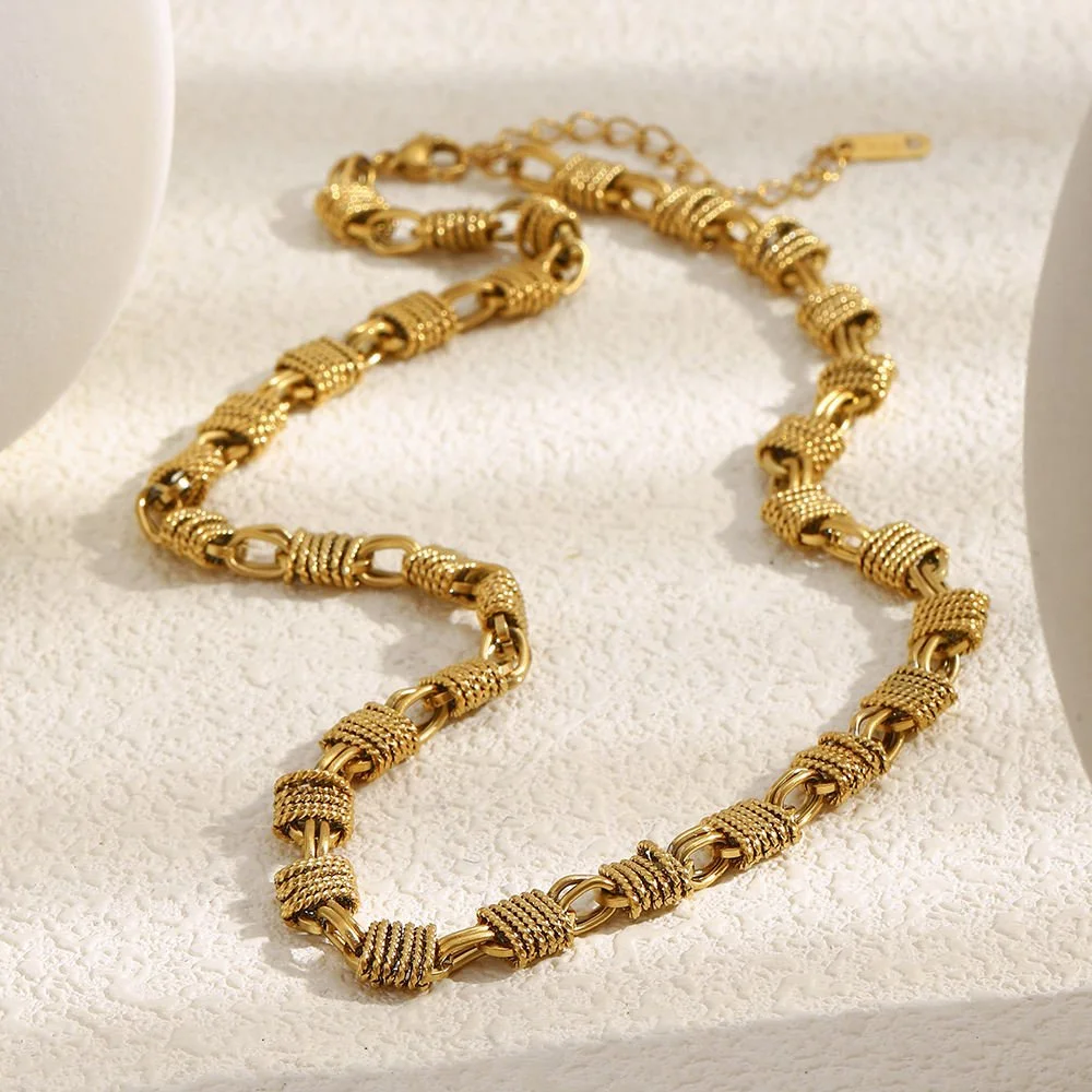 Woven_Chunky_Chain_necklace.jpg