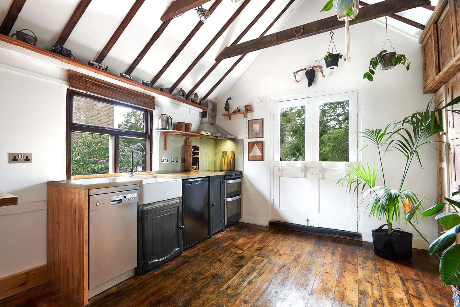 green-lens-studios-north-london-studio-space-upstairs_location_house_interiour.jpg