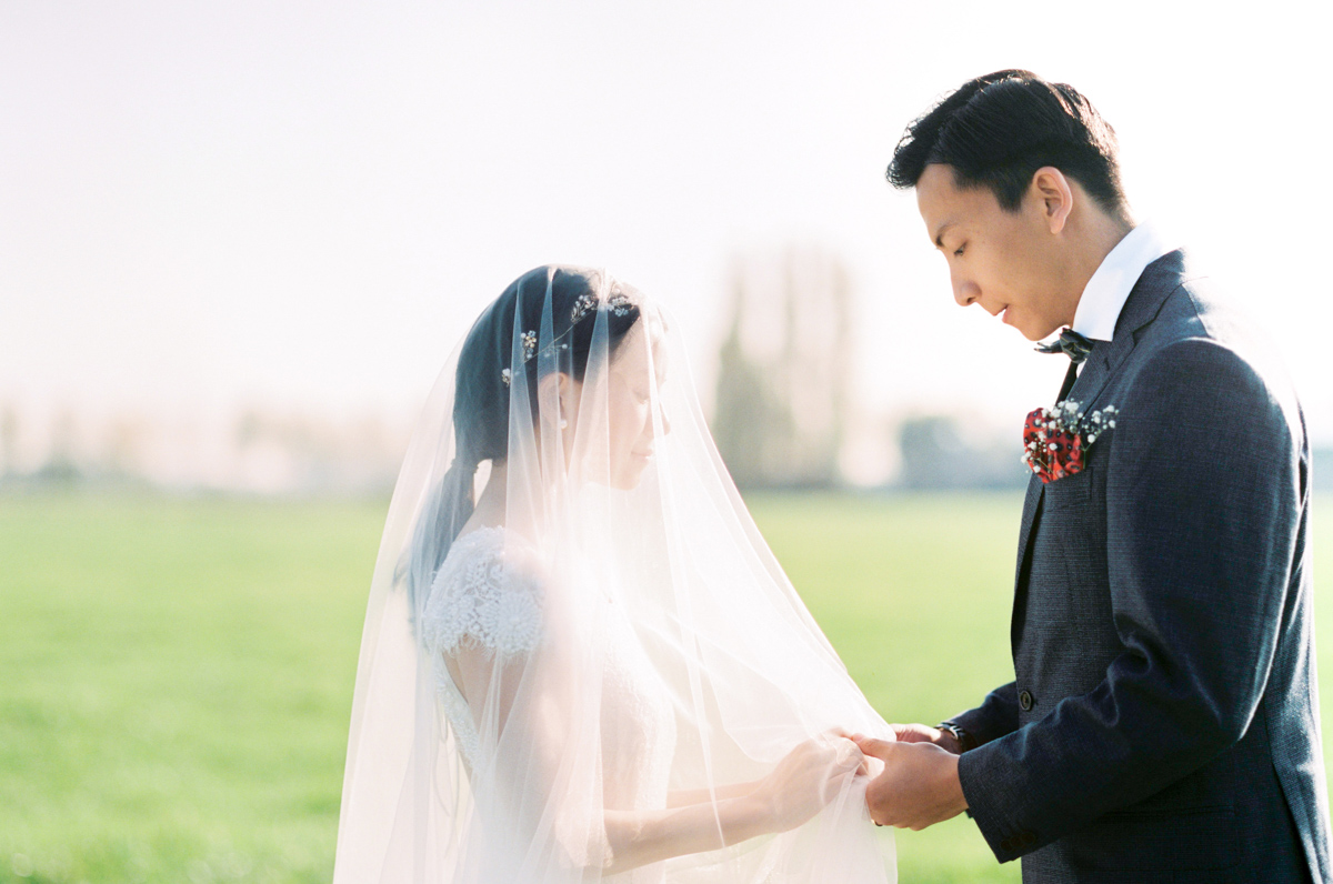 outdoor-wedding-on-farm