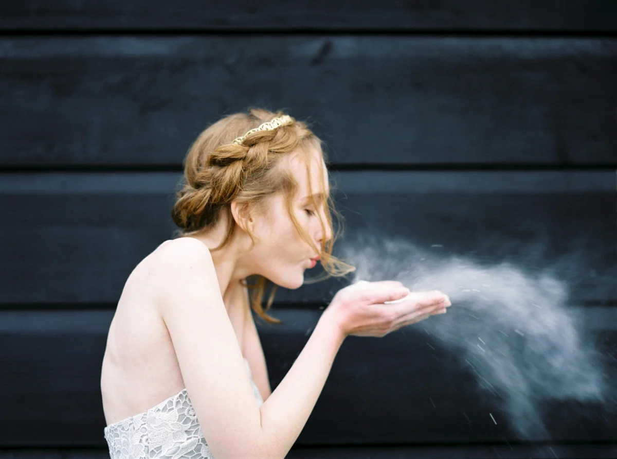rustic_fine_art_bridal_portrait_film_photographer_europe