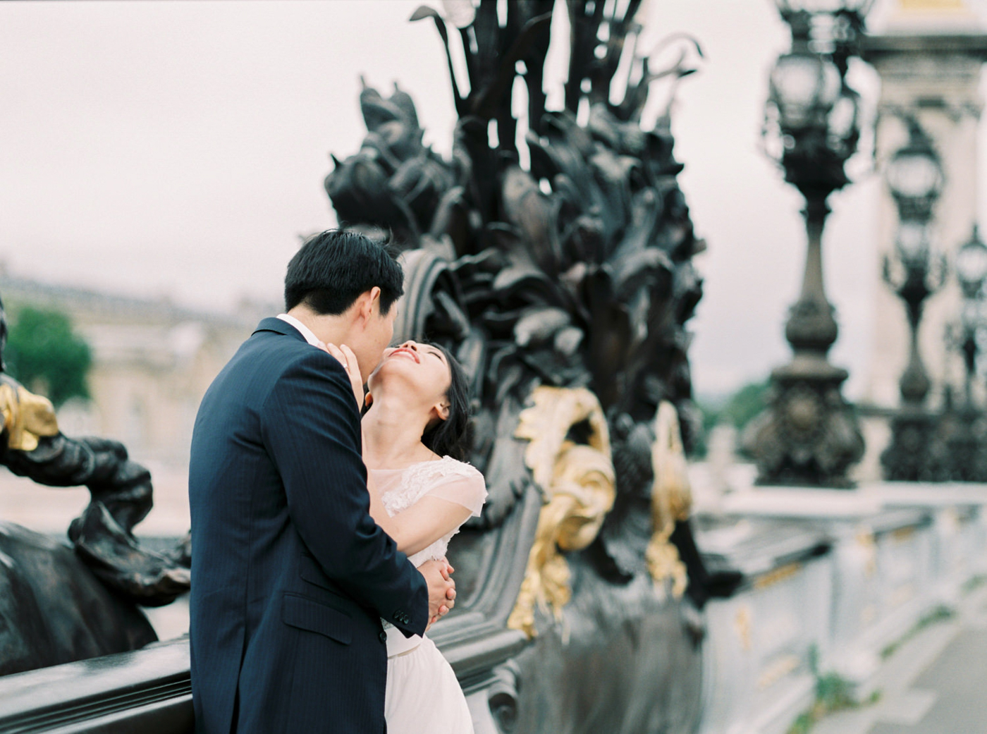 Intimate_Paris_Wedding_Pont_Alexandre_III_Photoshoot_Engagement_