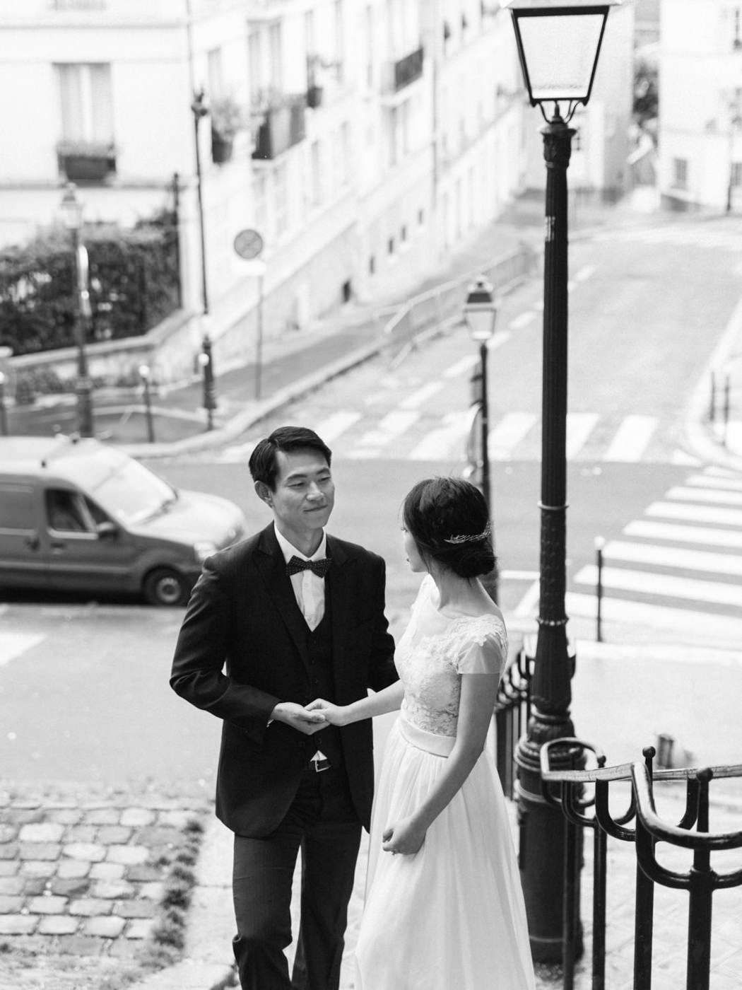 Intimate_Paris_Wedding_Montmatre_Photoshoot_Engagement_session