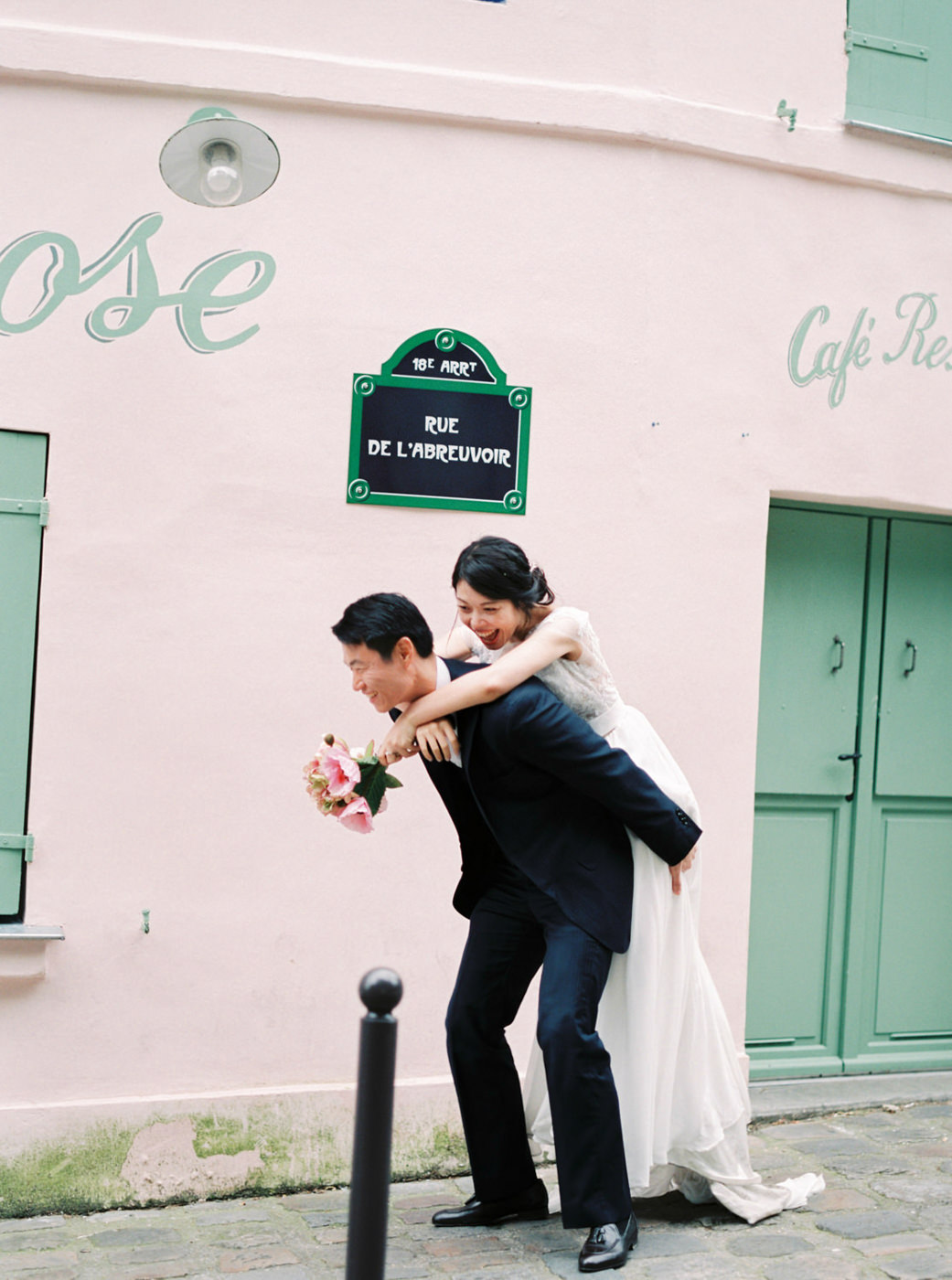 Intimate_Paris_Wedding_Montmatre_Photoshoot_Engagement_session