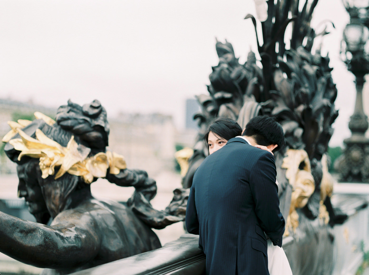 Intimate_Paris_Wedding_Pont_Alexandre_III_Photoshoot_Engagement_
