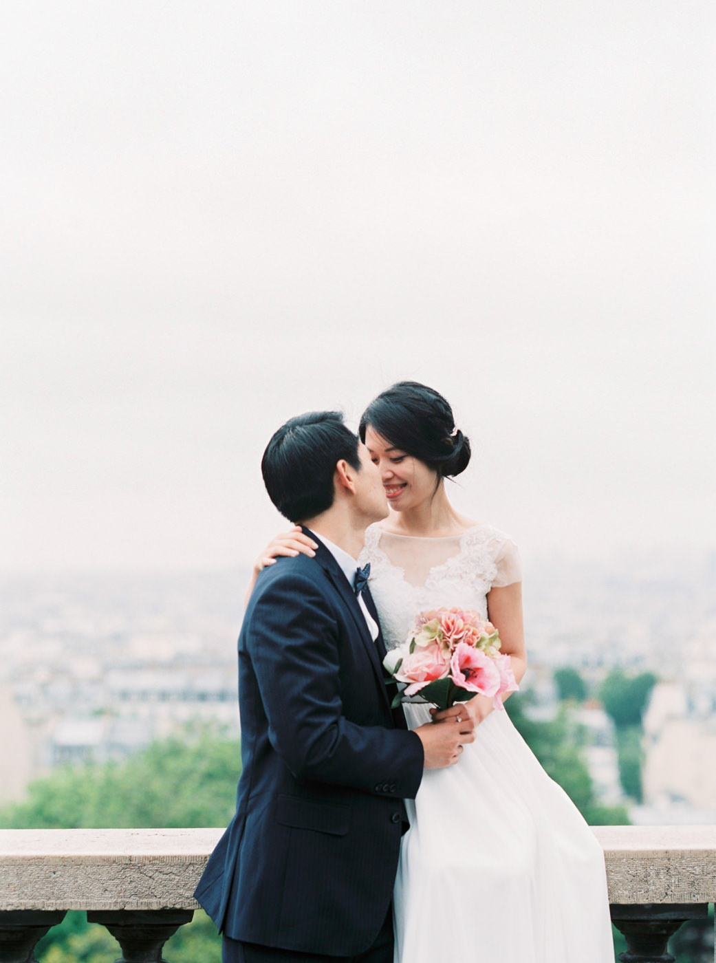 Intimate_Paris_Wedding_Sacré_Cœur_Photoshoot_Engagement_sessio