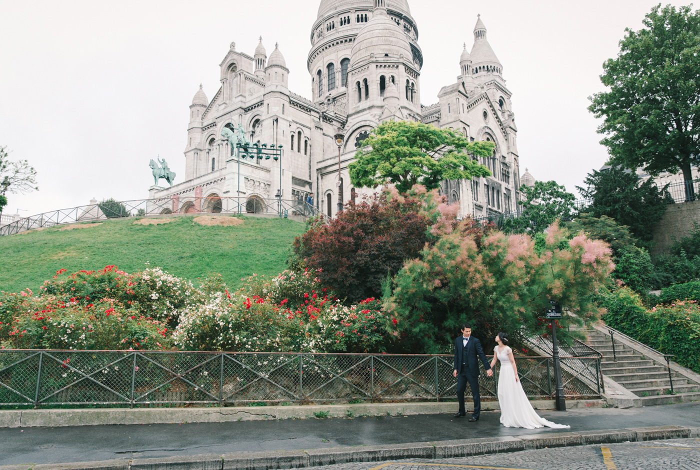 Intimate_Paris_Wedding_Sacré_Cœur_Photoshoot_Engagement_sessio