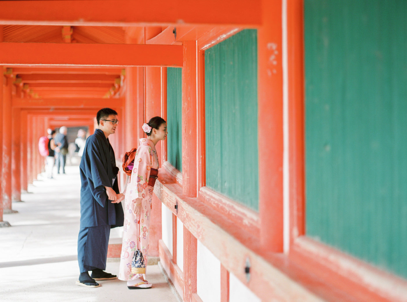 Japan_Wedding_Photographer_Kasuga_Taisha_Nara_Park_Deer_in_Nara