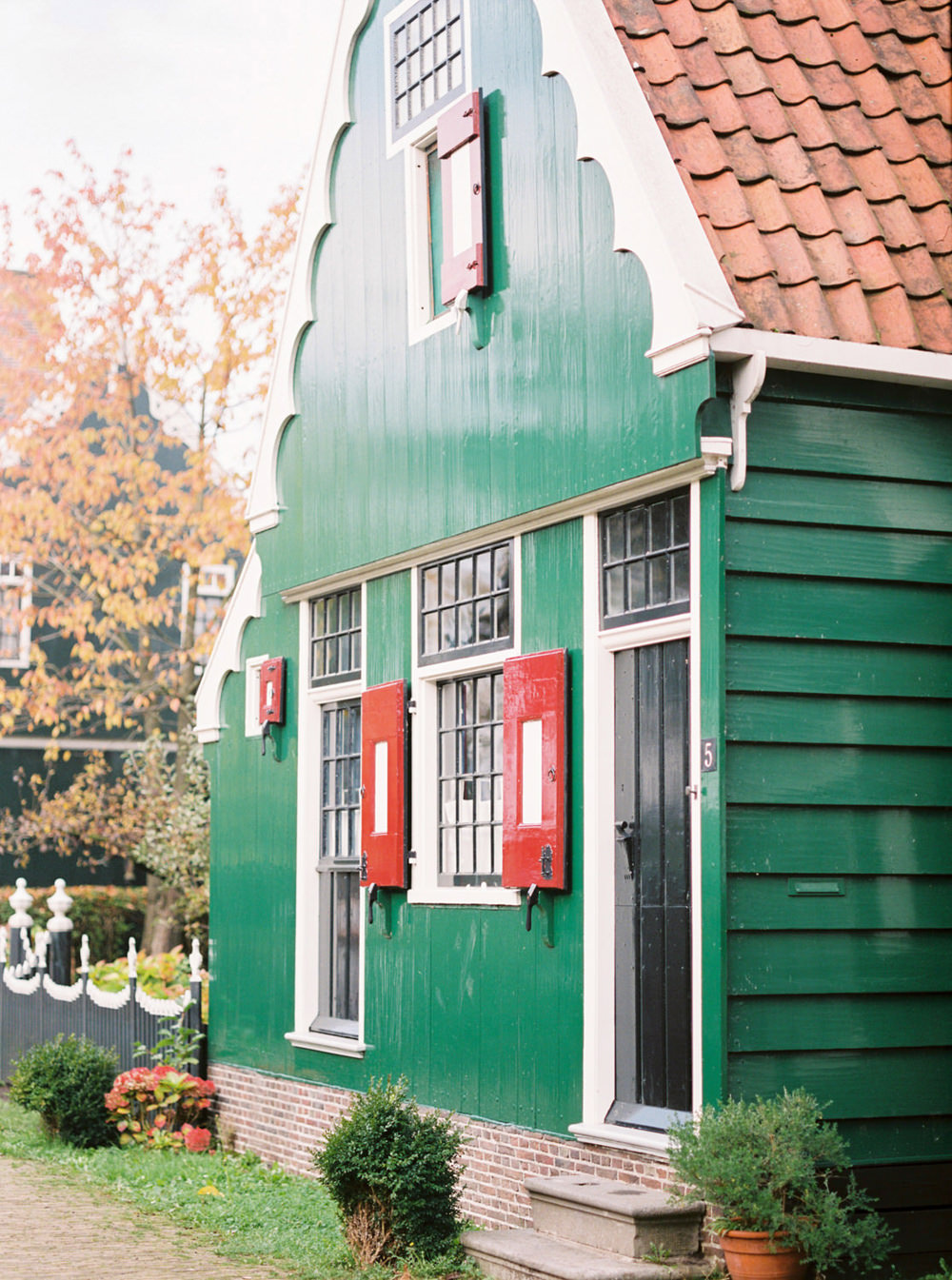 Fine_Art_Pre_Wedding_Photography_in_Zaanse_Schans_Amsterdam_Neth