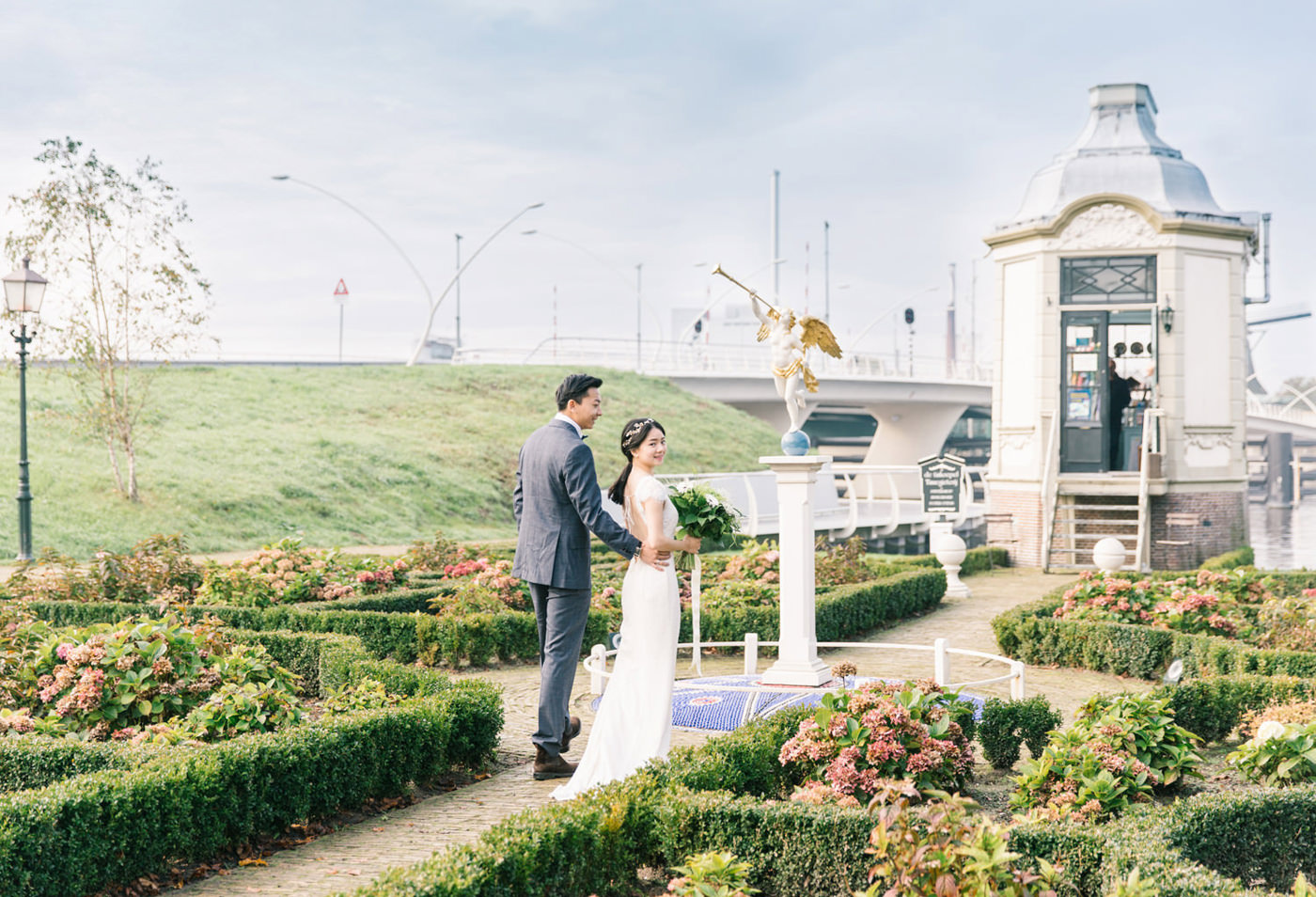 Fine_Art_Photographer_Bridal_Session_in_Zaanse_Schans_Amsterdam_