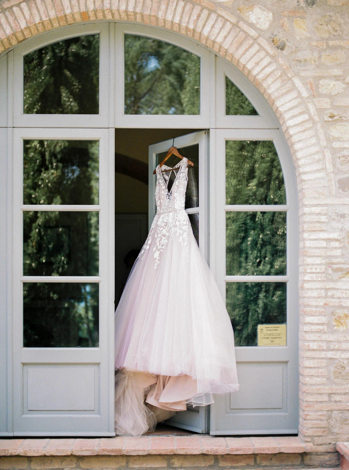 Intimate Italian Wedding in Tuscany Countryside Villa - CHYMO &