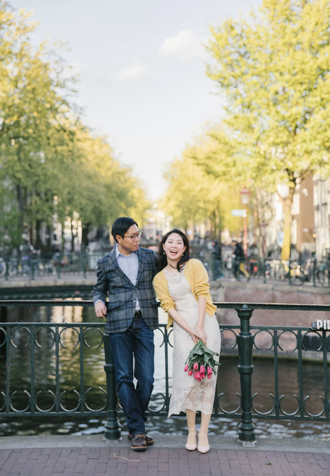 Loveshoot on the Canals | Amsterdam Engagement Photographer