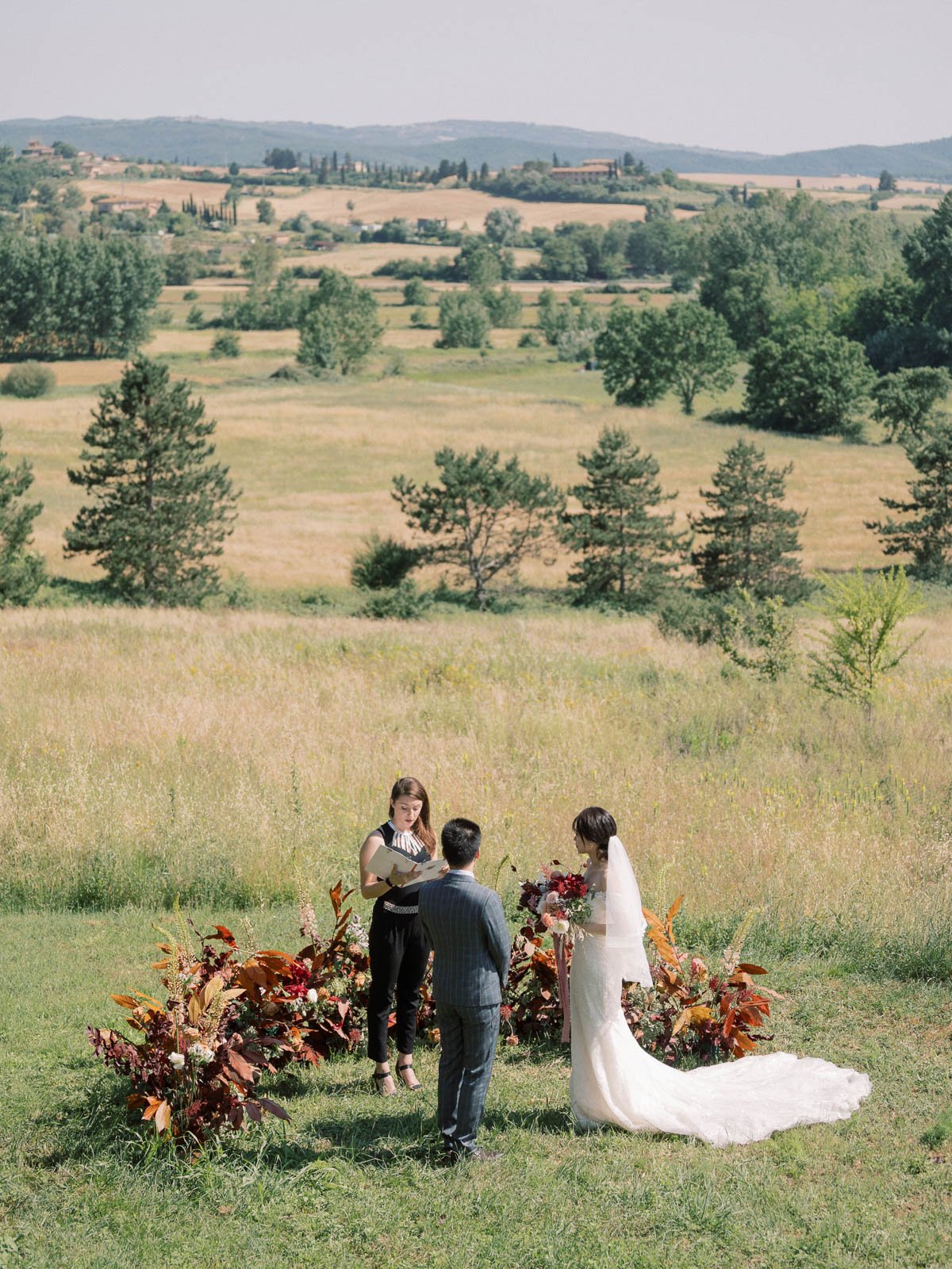 tuscany-elopement-photo-by-chymo-more-15.jpg