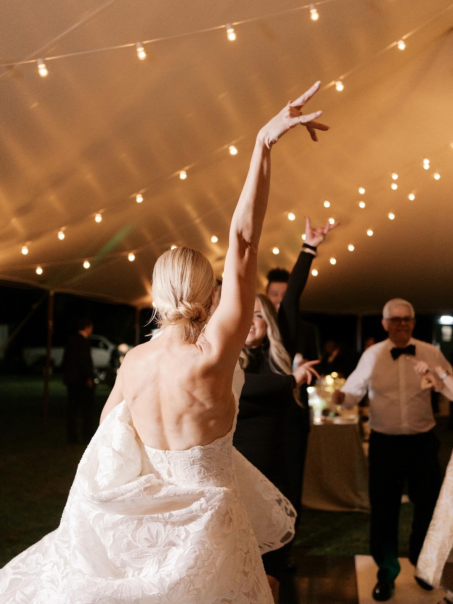Jess &amp; Will&rsquo;s, chapter 3.

I don&rsquo;t think I&rsquo;ve ever been hugged so many times at a wedding.

It was their tender personalities and heartfelt devotion to others that really pulled me in. Dances, laughs, tears, kisses and hugs.

Lo
