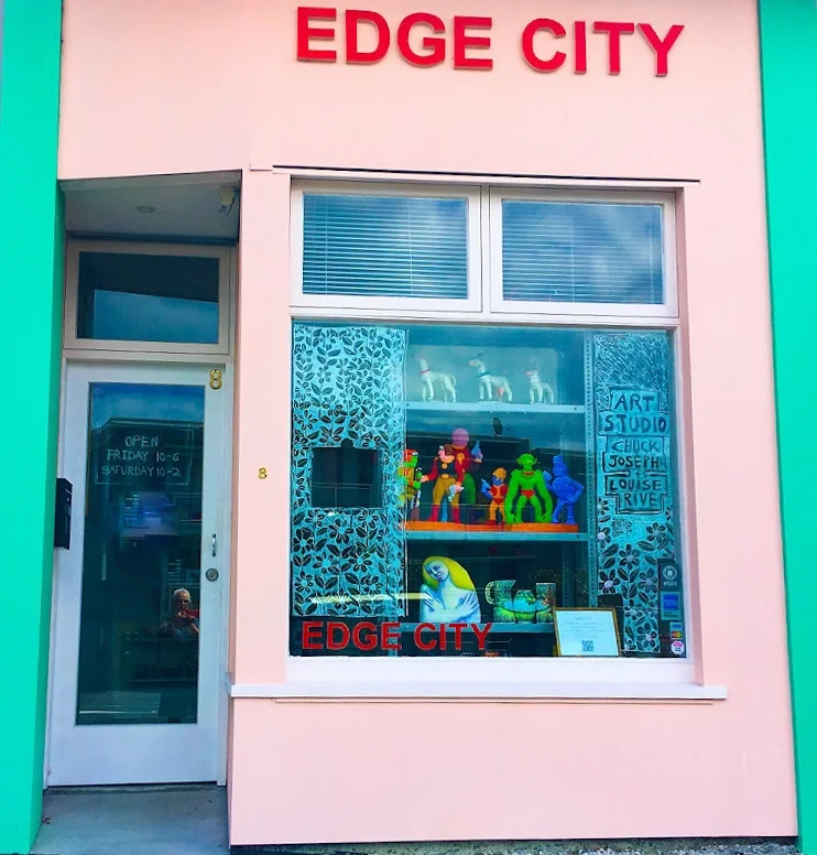 Aliens at Edge City, shop window November 2018