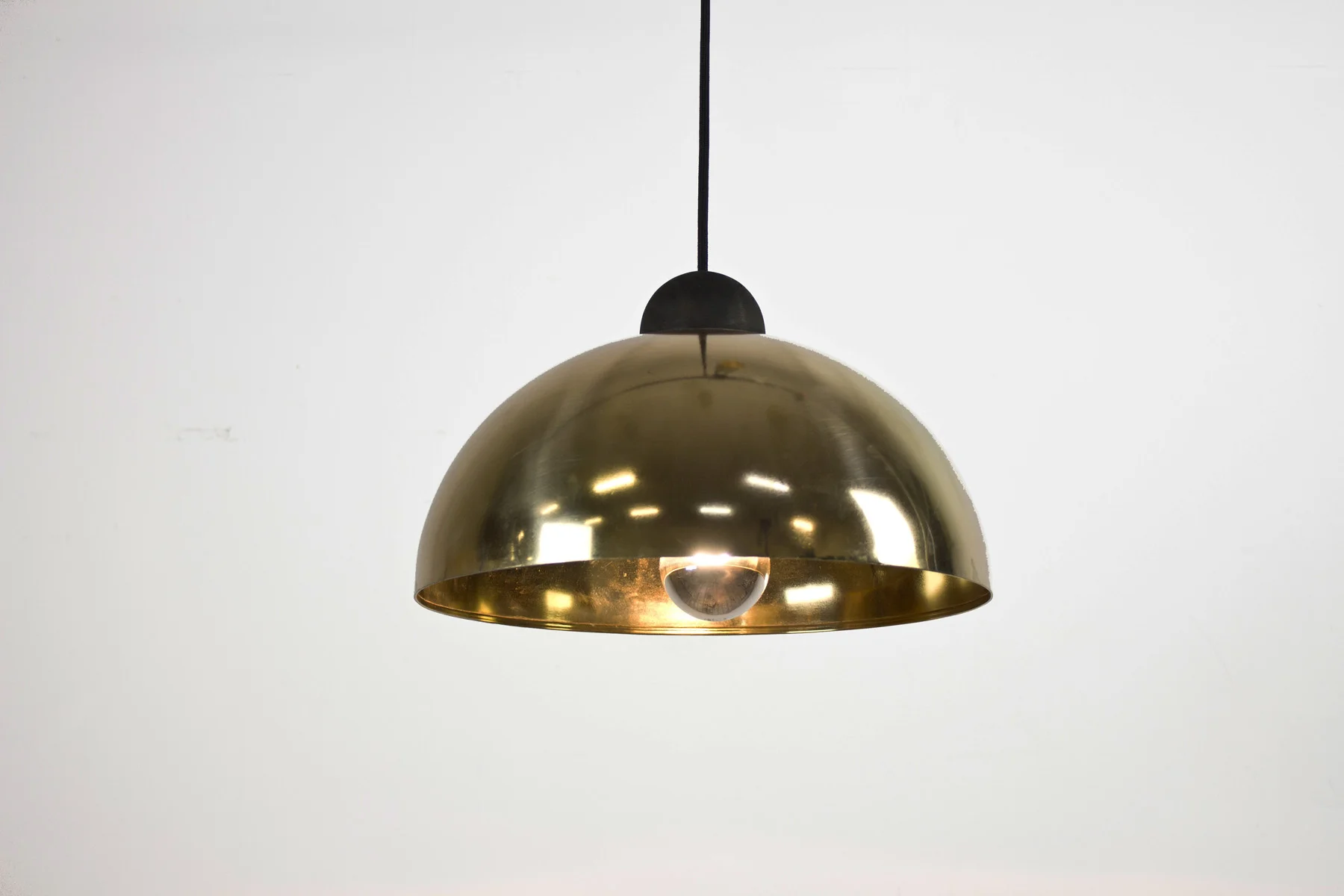 UpDown_PendantLight_BenTovimDesign_Brass3.jpg