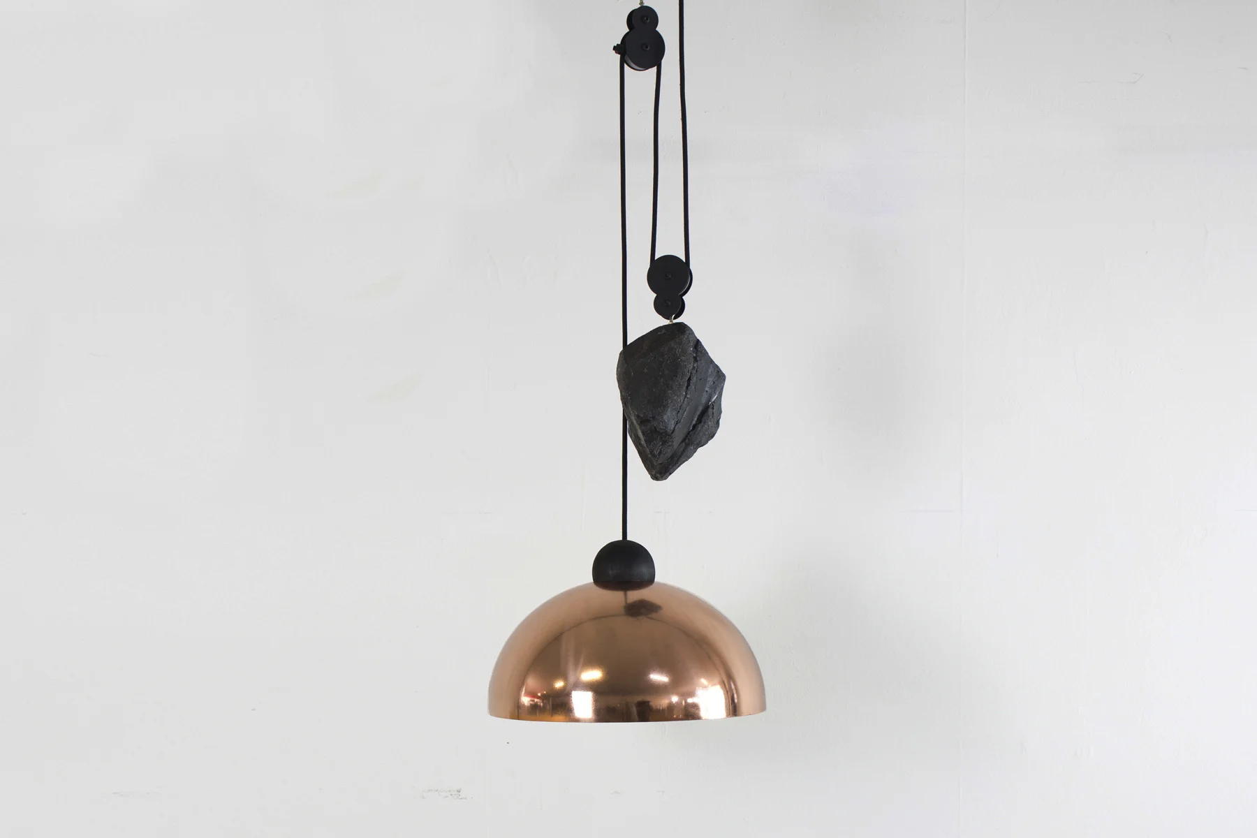 UpDown_PendantLight_BenTovimDesign_Copper_Obsidian1.jpg