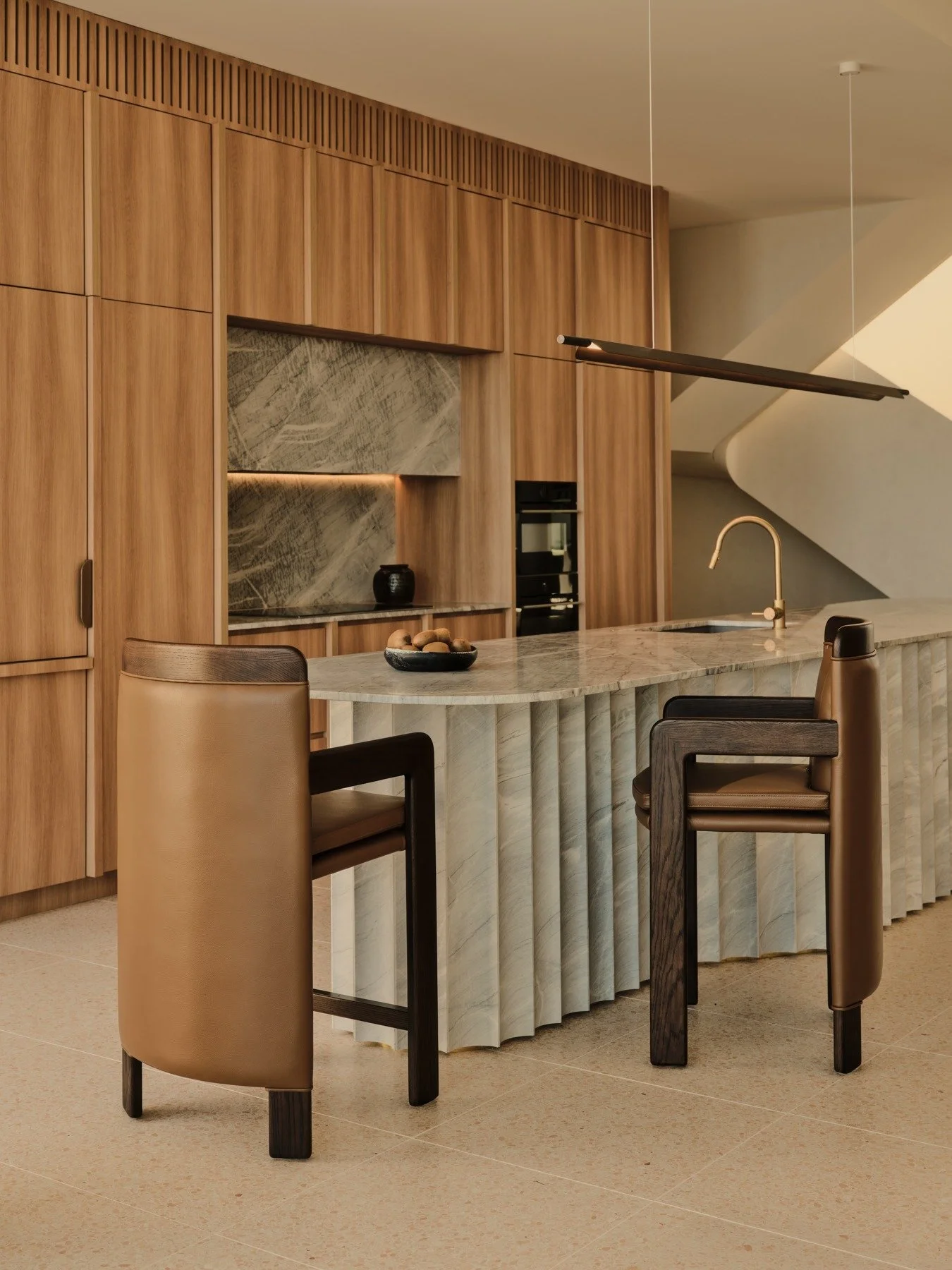 Gateway House

Interpreted for contemporary Australian living.

Furnished by @cocorepublic in collaboration with LA studio @lawsonfenning, the space balances tactile finishes and relaxed proportions.

Formation Linear Pendant introduces a refined lin