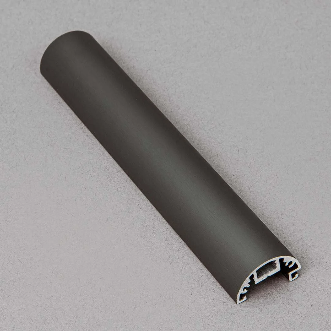b-td_aluminium_extrusion_anodized_deep_sea_sample_finish.jpg