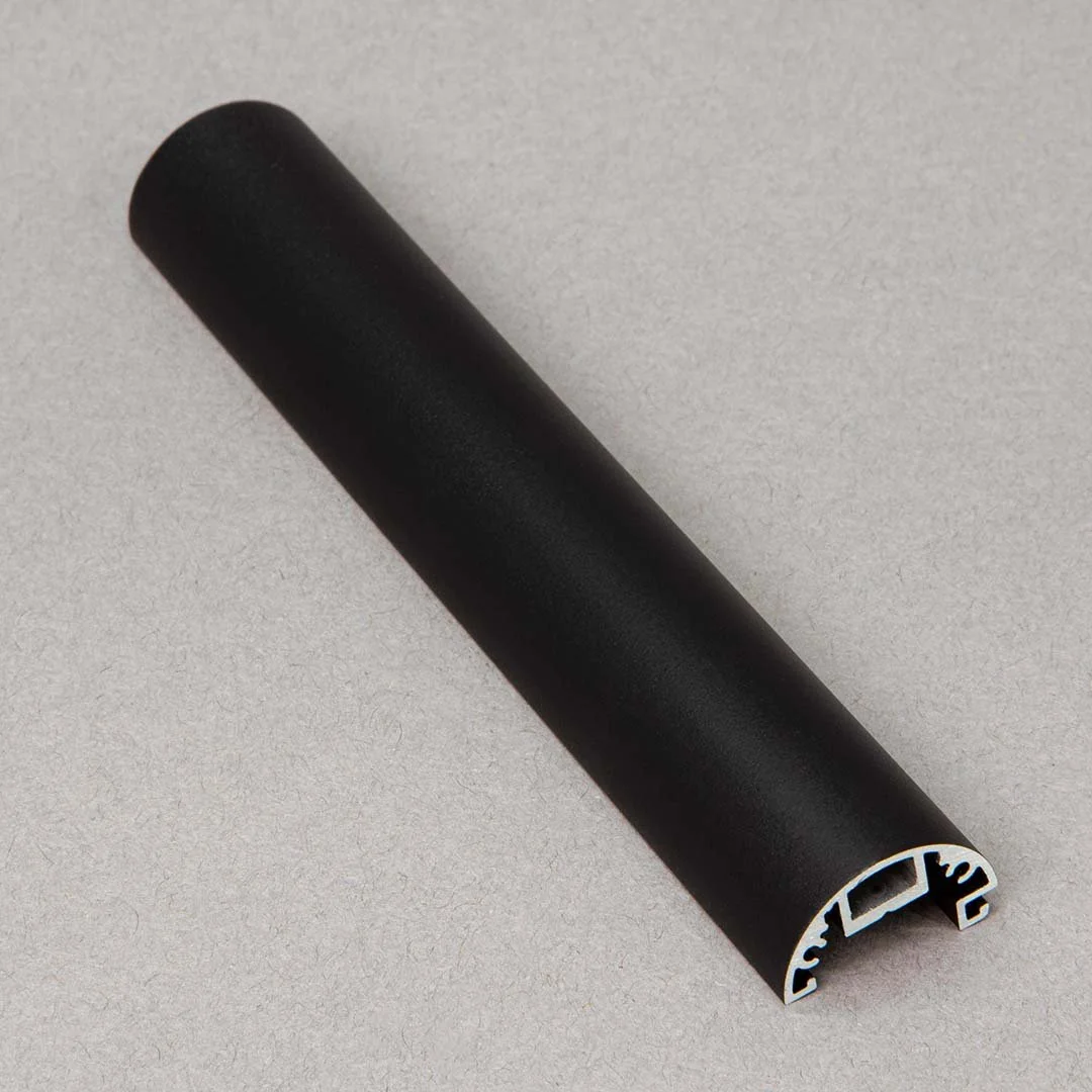 b-td_aluminium_extrusion_Powder_coat_black_sample_finish.jpg