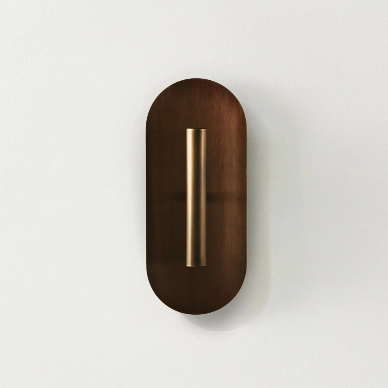 BTD_Studio_Reflector_Wall_300_bronze_patina.jpg