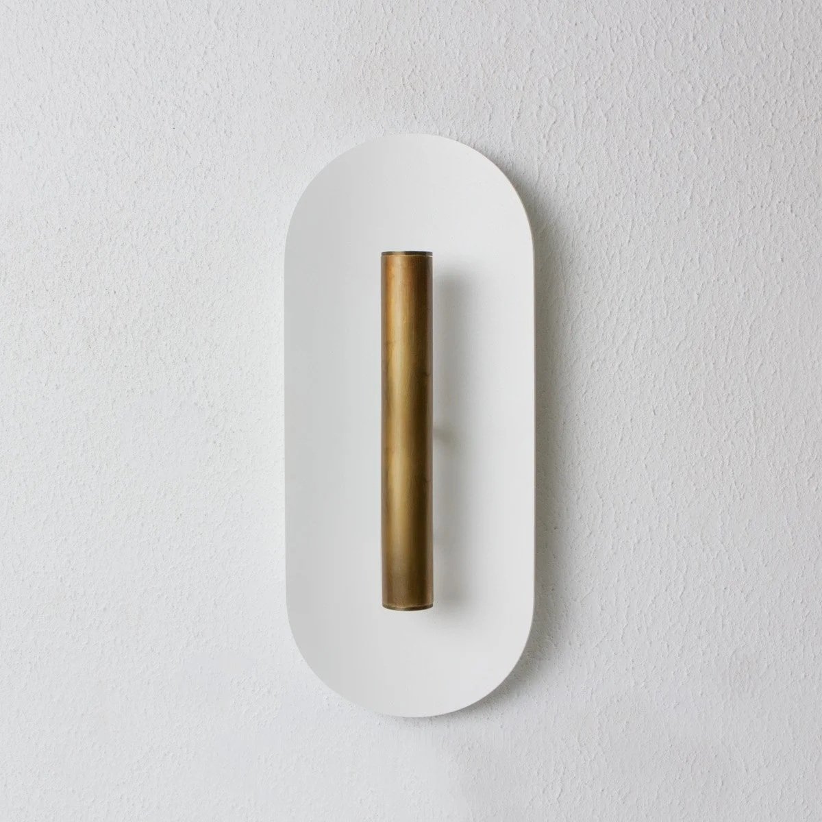 BTD_Studio_Reflector_Wall_300_aged_brass.jpg