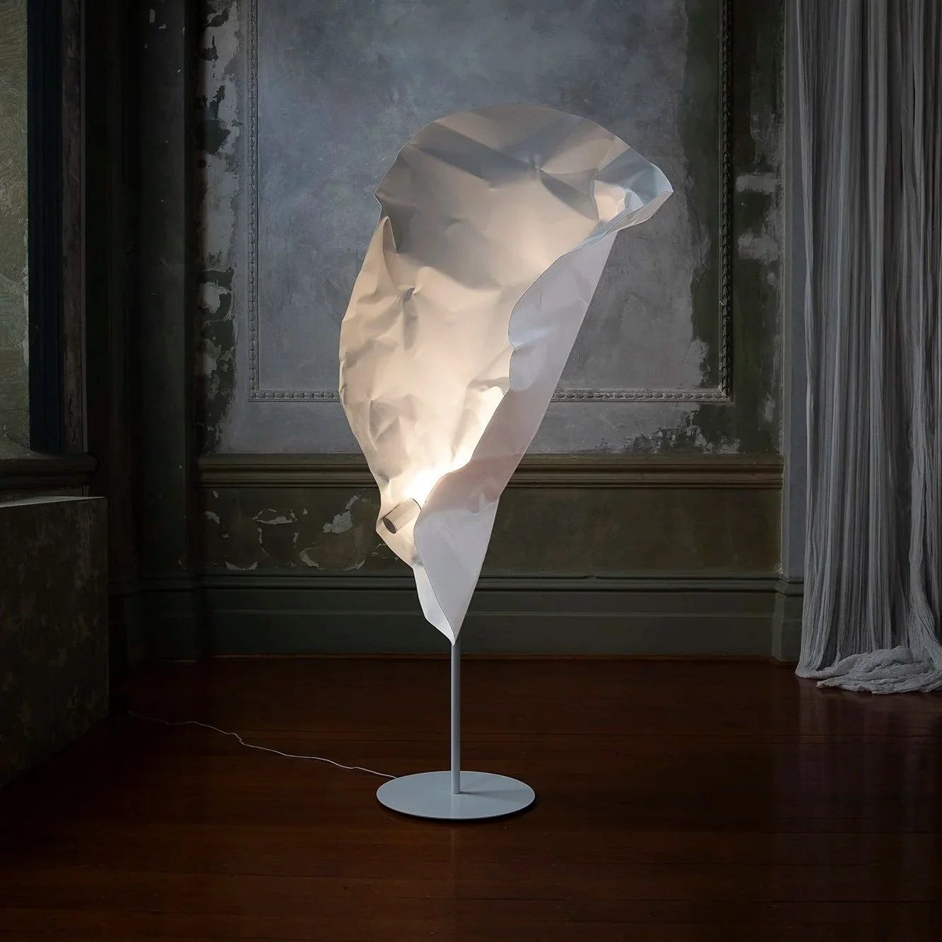 BTD_CrasAlbus_FloorLamp_1.jpg