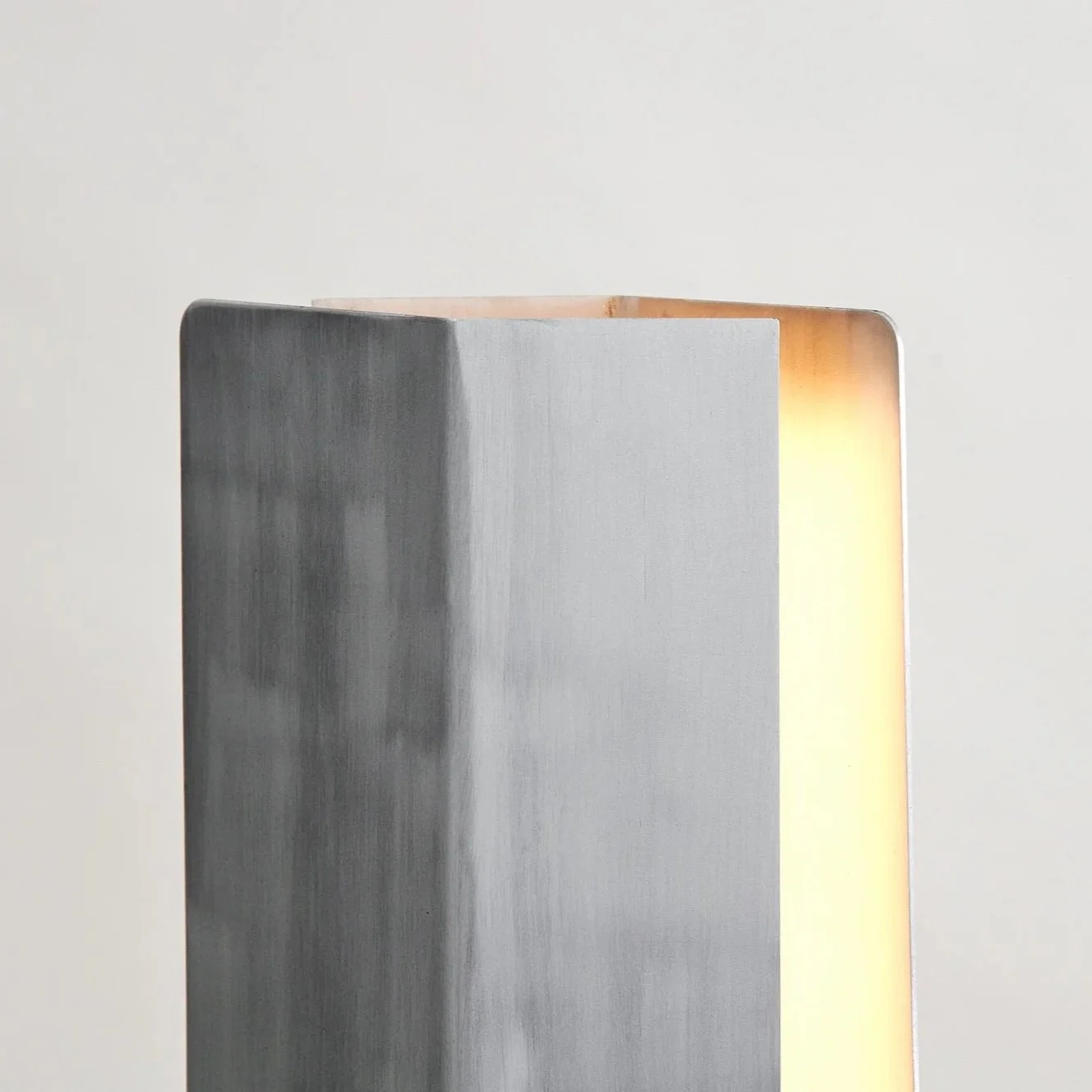 BRUSHED ALUMINIUM 