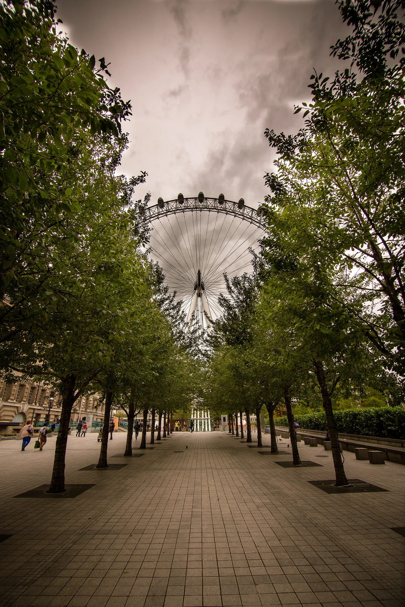 londoneyweb.jpg