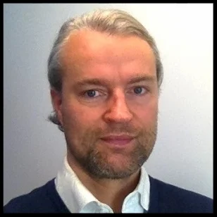 Halvor J Emanuelsen Faye Daglig leder og partner 90 28 90 90 halvor@luxbelysning.no