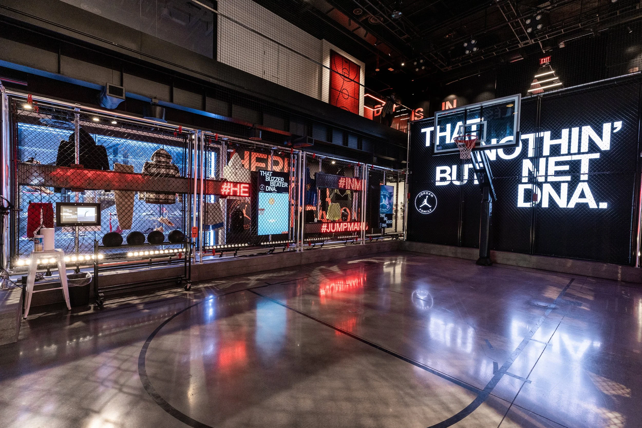 JordanBrand_102221_BeautyShots-183_InsideCourt.jpg