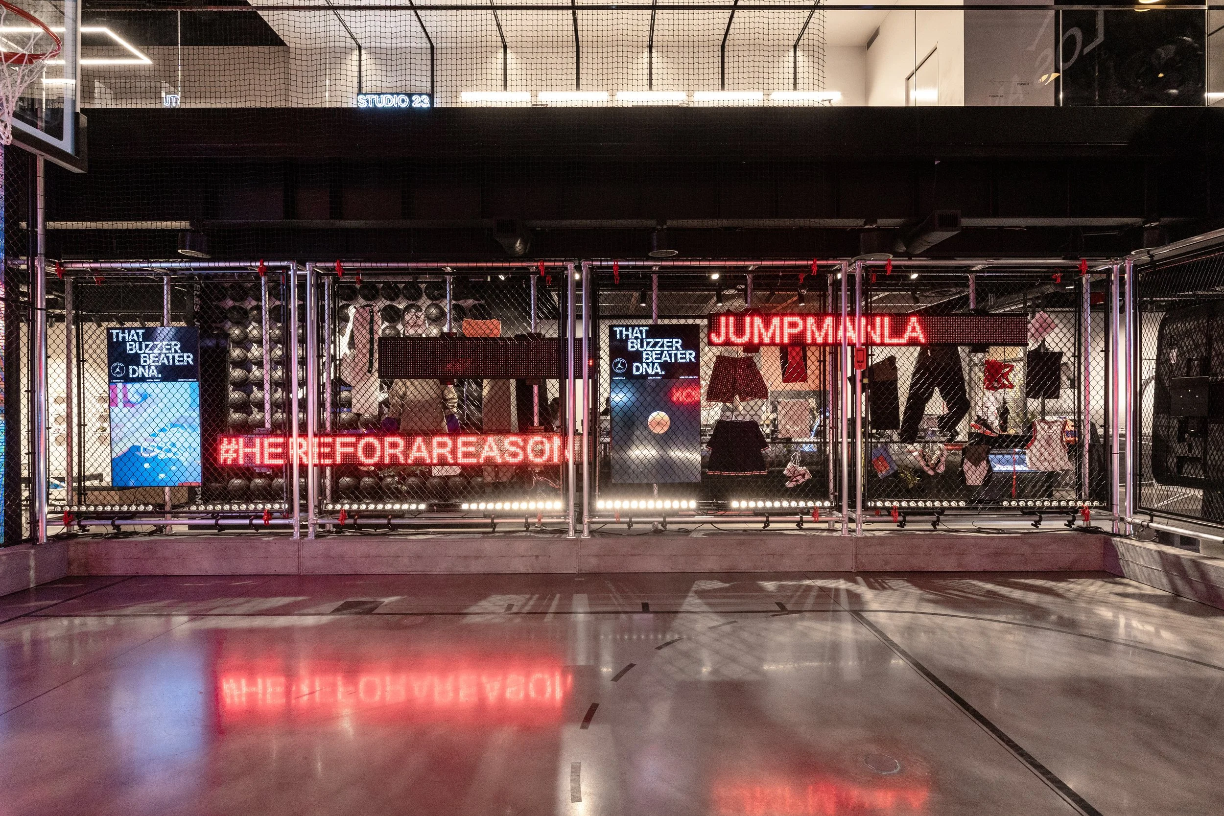JordanBrand_102221_BeautyShots-194_InsideCourt.jpg