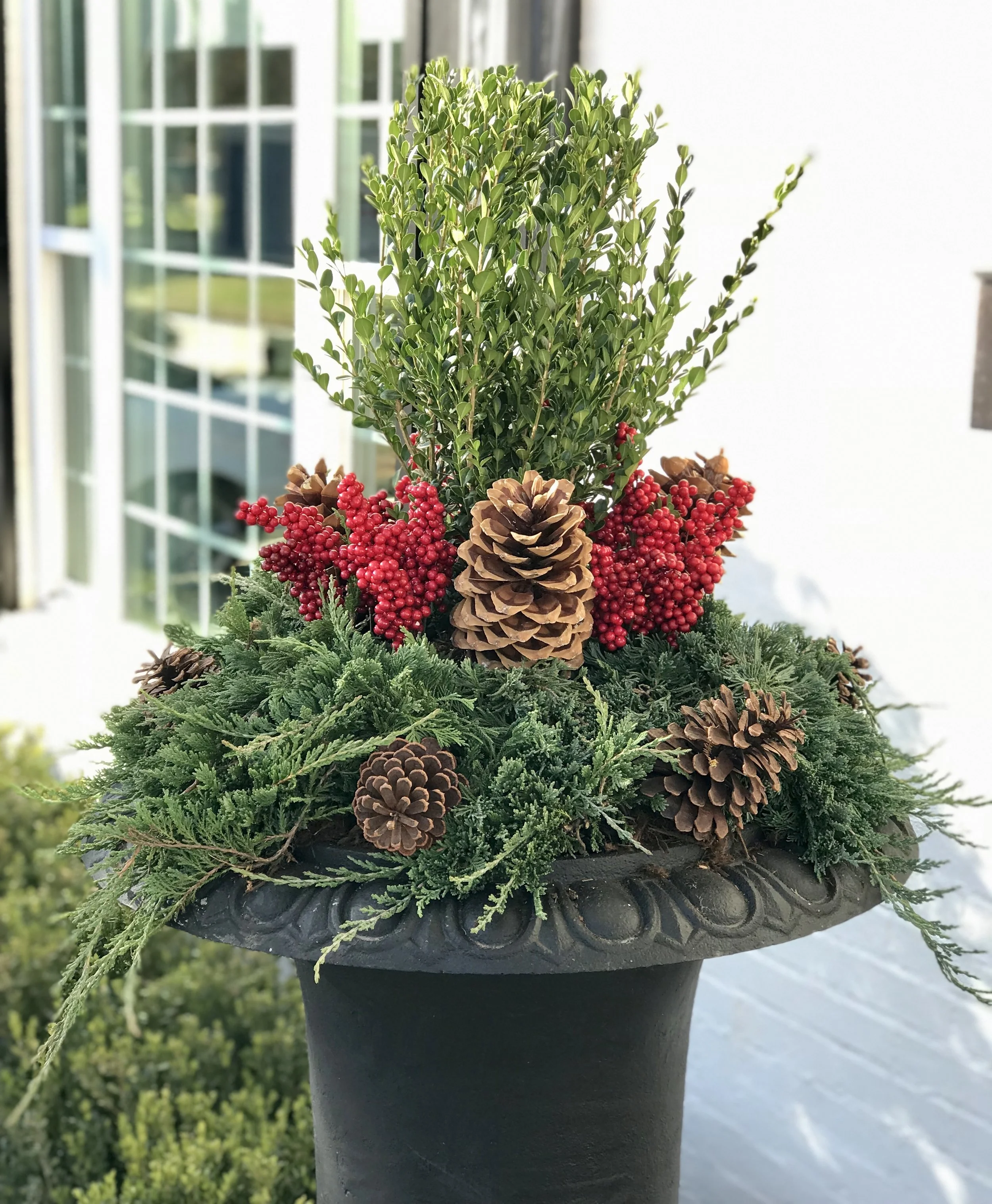 Holiday Curb Appeal &amp; Outdoor Styling 